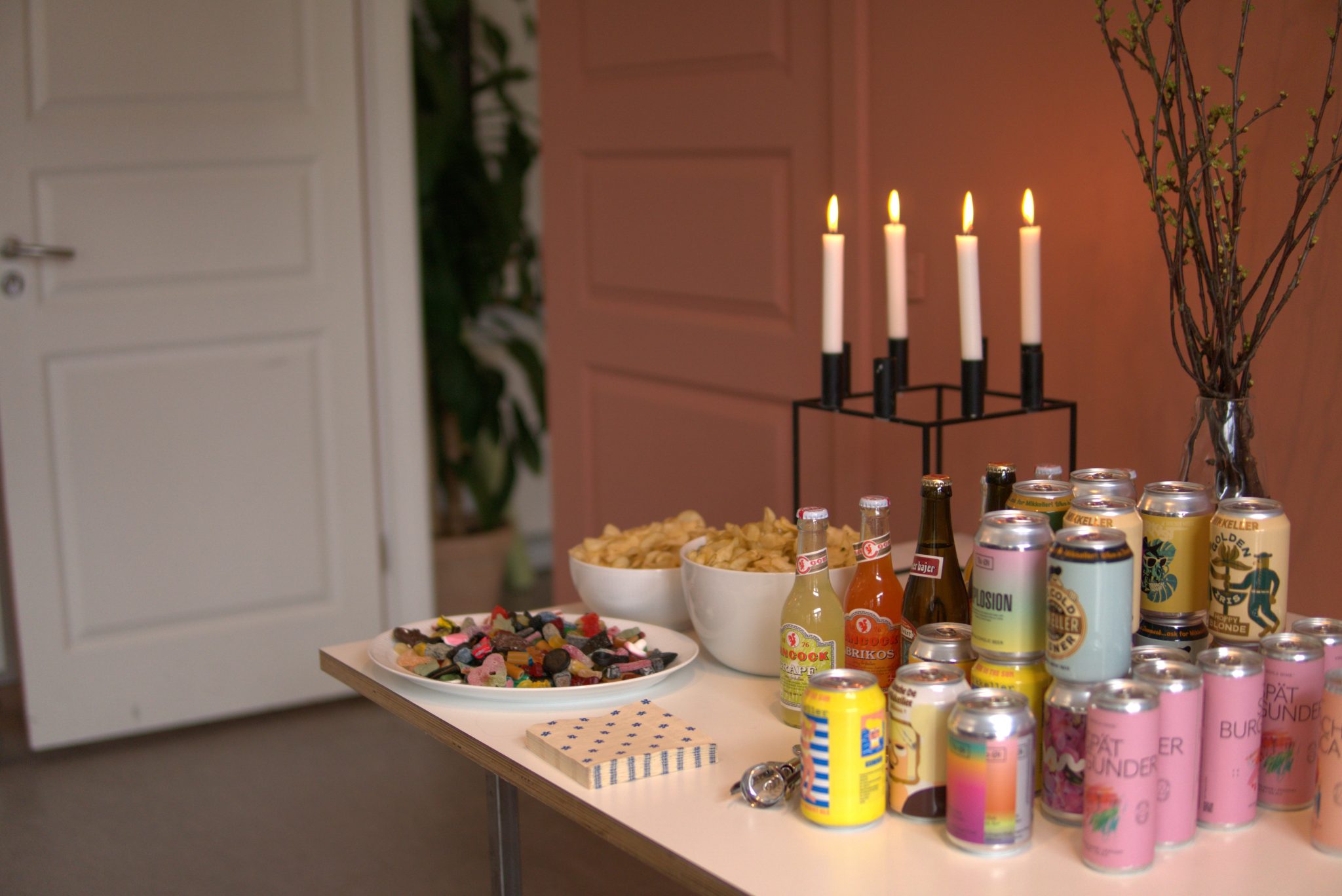 Et dækket snackbord hos Gejst